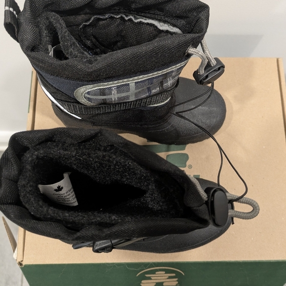 Kamik Rocket winter boots kids size 10 black waterproof - Picture 3 of 5
